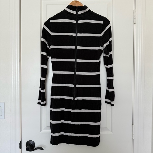 Alice + Olivia Black White Striped Mock Neck Mini Dress | Chic | Trendy 8 - Picture 6 of 13